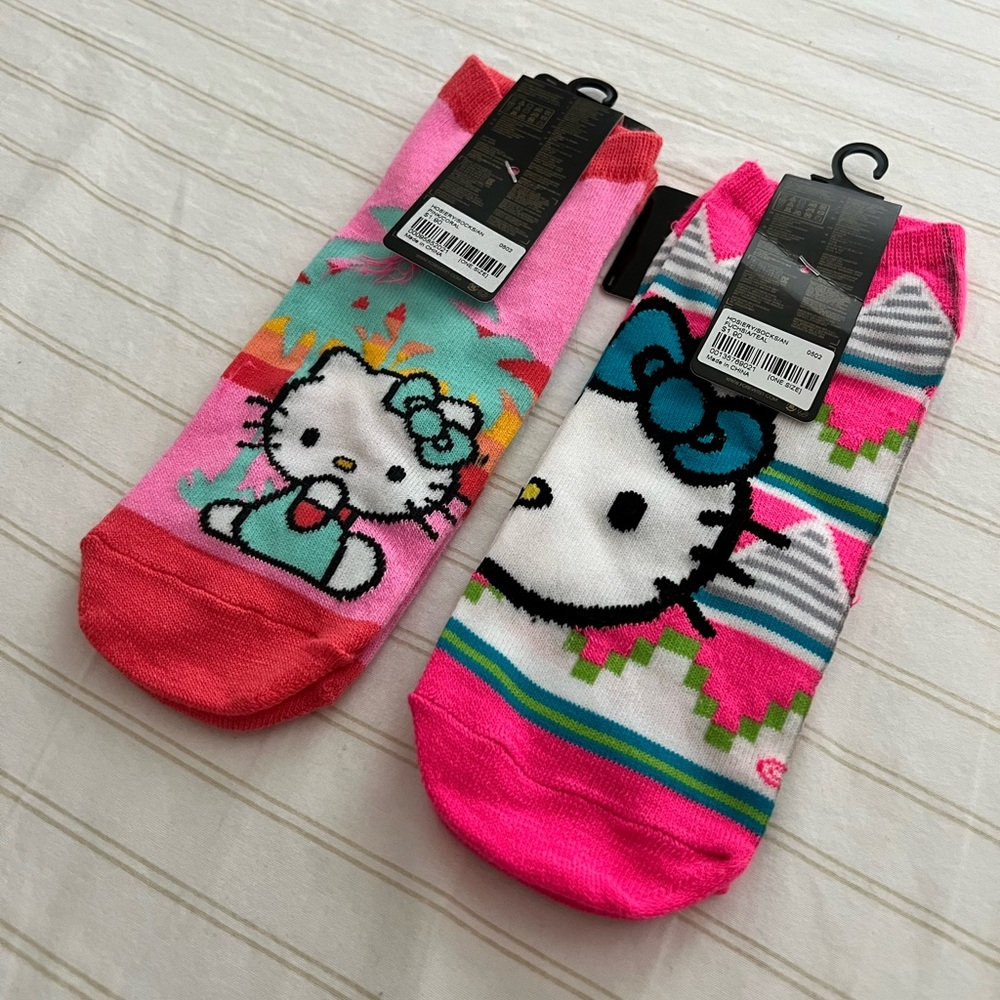 Hello Kitty Socks - Picture 5 of 5